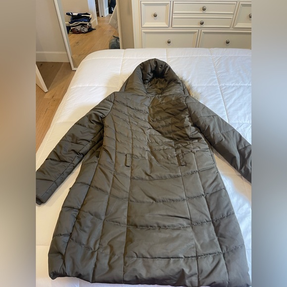 Karl Lagerfeld Paris long winter coat! Hardly worn and in great condition. - Picture 5 of 6